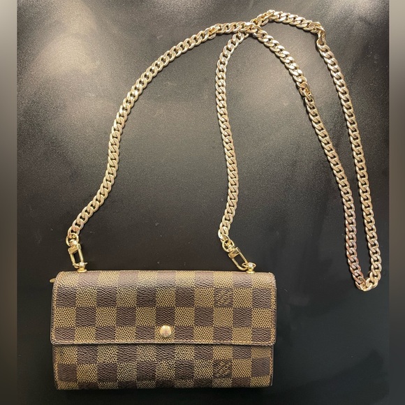Louis Vuitton wallet on chain - Picture 1 of 8